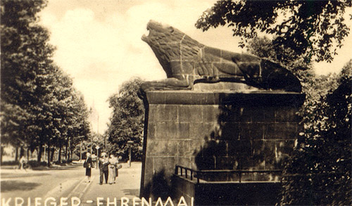 Kriegerehrenmal mit K�nigsallee 1940