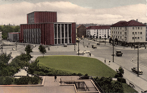 Schauspielhaus mit Westfalenplatz
