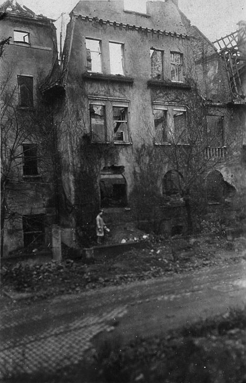 Nach Kriegseinwirkungen