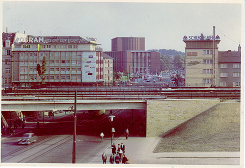 Schauspielhaus mit Westfalenplatz